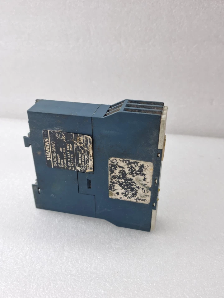 SIEMENS 7PU4020-2BN20 Time Delay Relay 220-240VAC 1.5-30s Industrial Automation